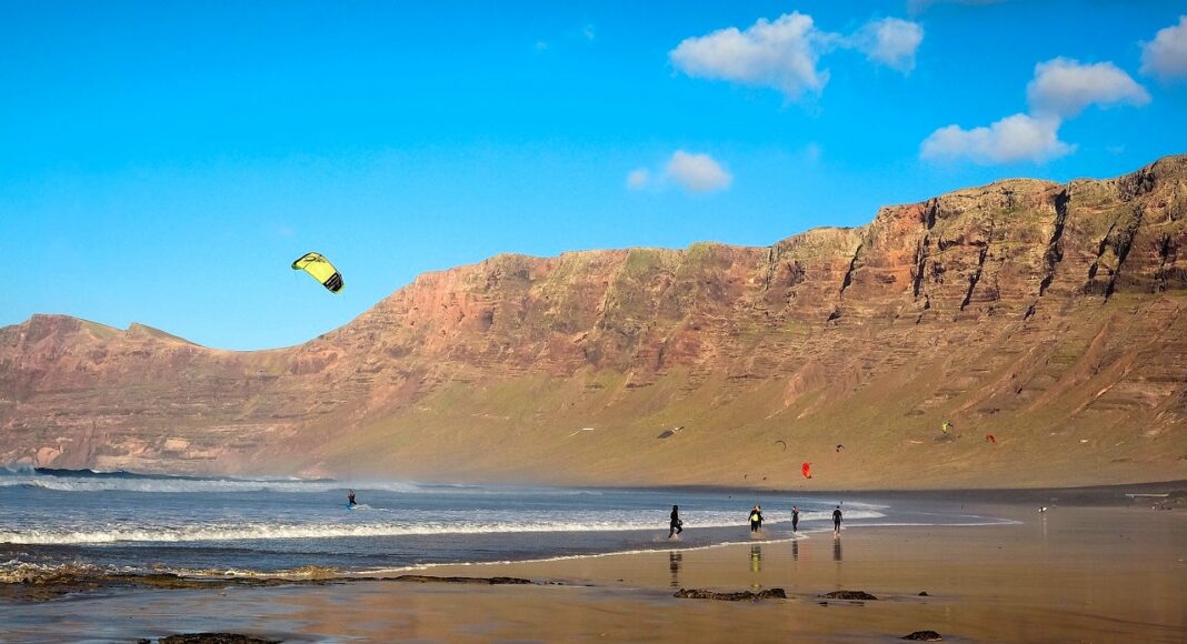 playa de famara lanzarote